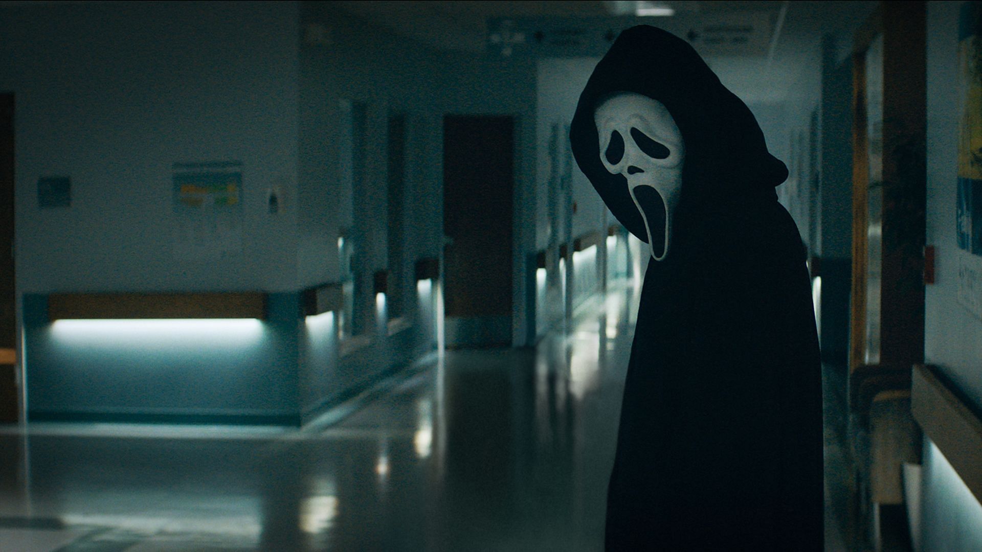 The Ghostface Killer in Scream (Image via Prime Video)